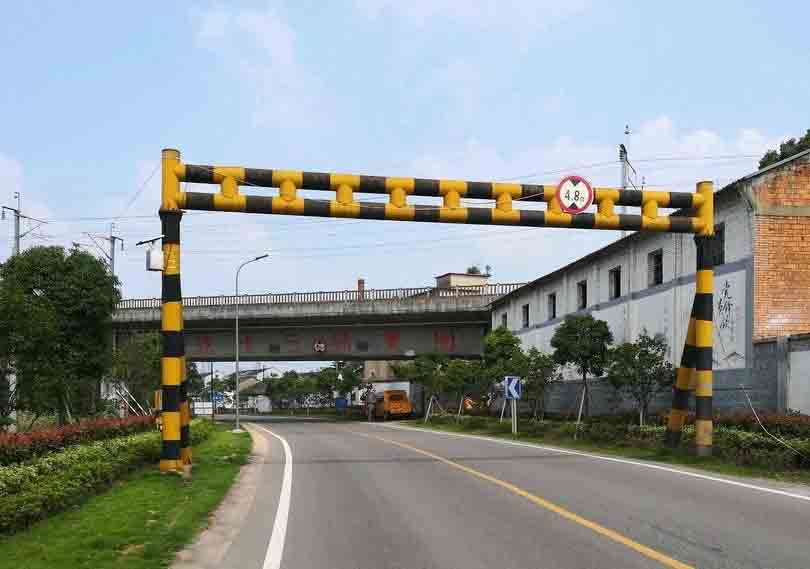 鞍山铁路限高架