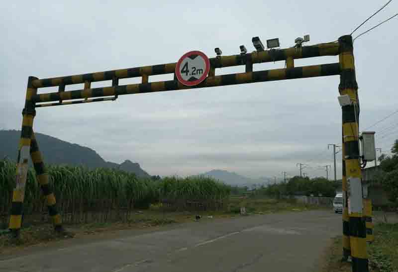 鞍山对开式限高架
